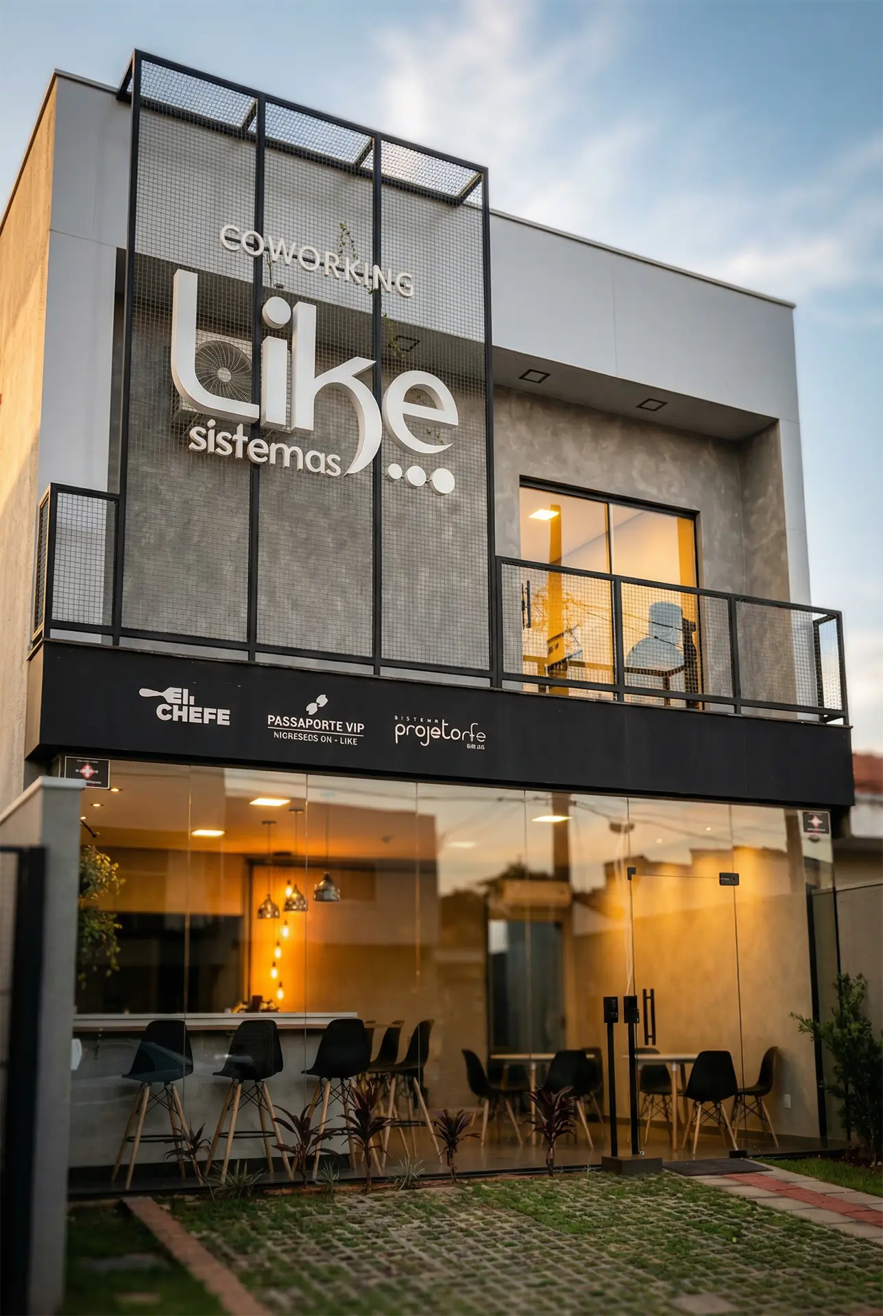 Fachada de restaurante que usa o EiChefe